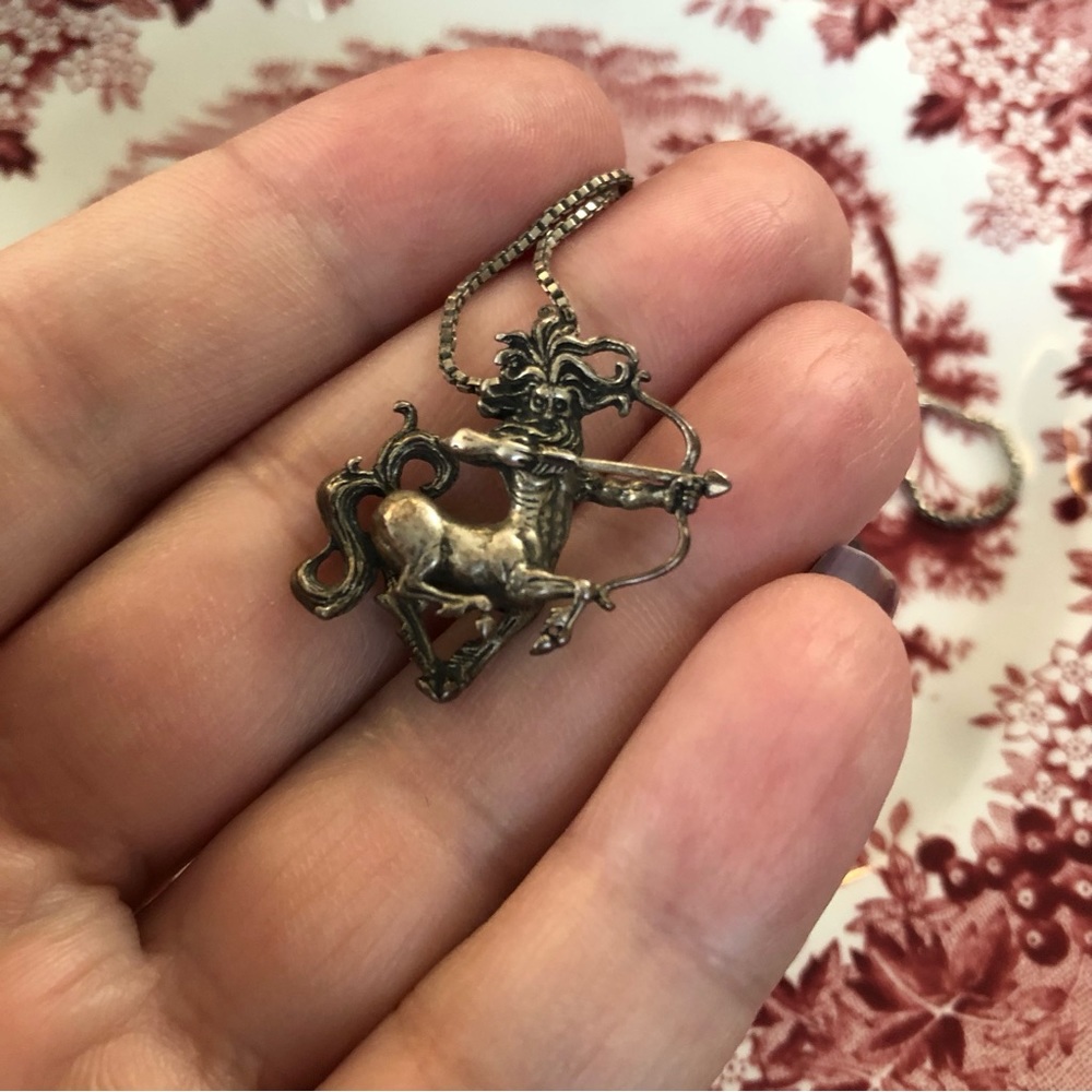 Vtg silver metal Sagittarius centaur hunter pendant w/ chain - Picture 7 of 8